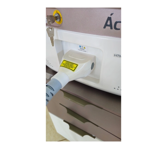 Ácrus (Usado) Aparelho Laser de Epilação Triple Wave (Diodo, ND-YAD e Alexandrite) - HTM