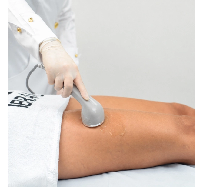 Plenus - Ultrassom Terapêutico de 1, 3 e 5 MHz com Eletroestimulação - IBRAMED