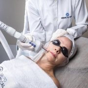 Pisom BB Laser Dual Wave de 1550nm e 1927nm p/ Tratamentos de Pele - Medical San